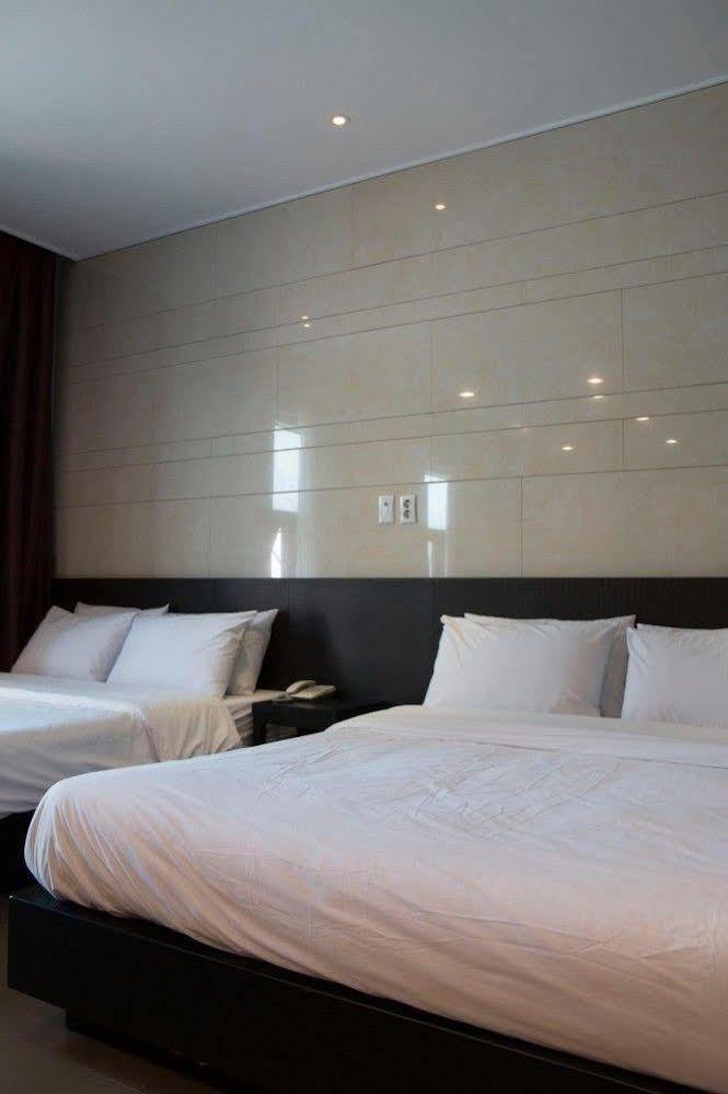G Tourist Hotel Wolmido Incheon Exterior foto